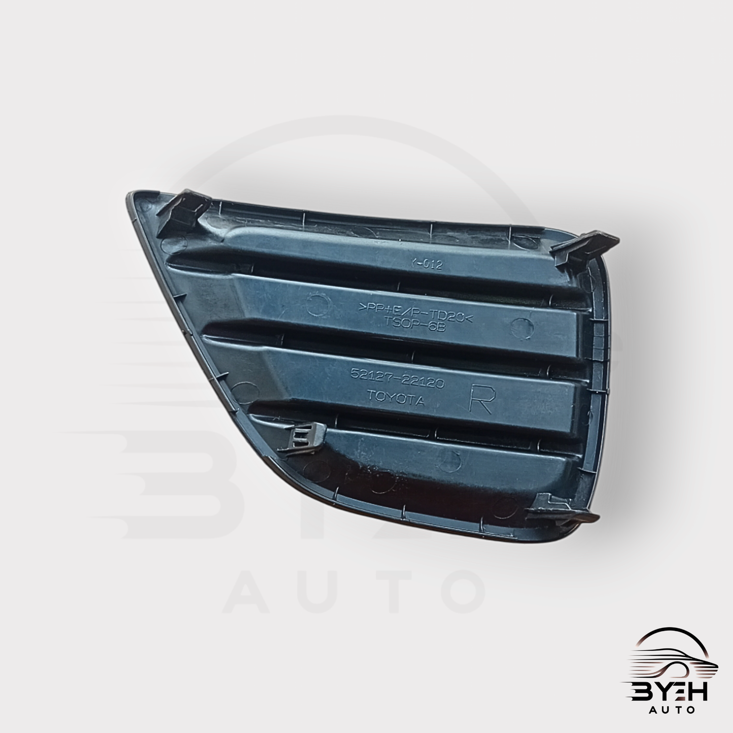 2010 - 2012 Toyota Mark X Front Bumper Hole Cover - High-Quality Replacement