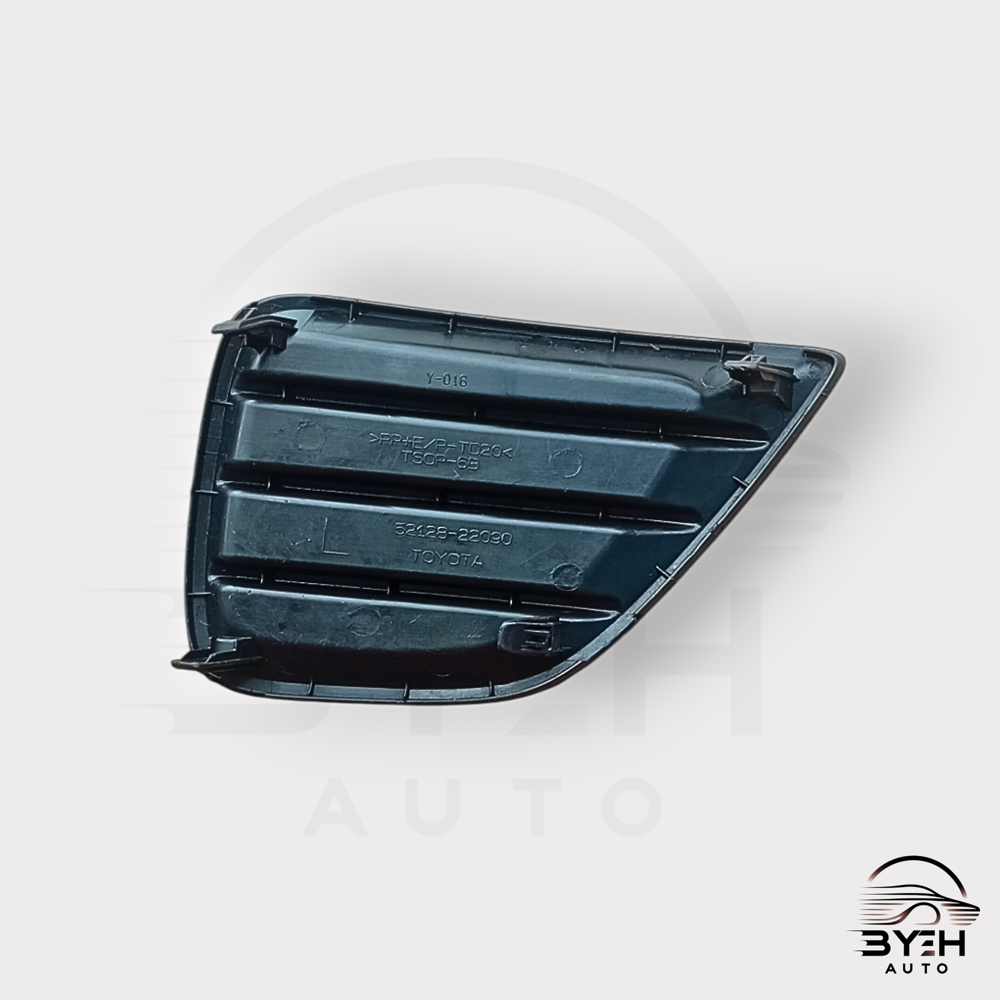 2010 - 2012 Toyota Mark X Front Bumper Hole Cover - High-Quality Replacement