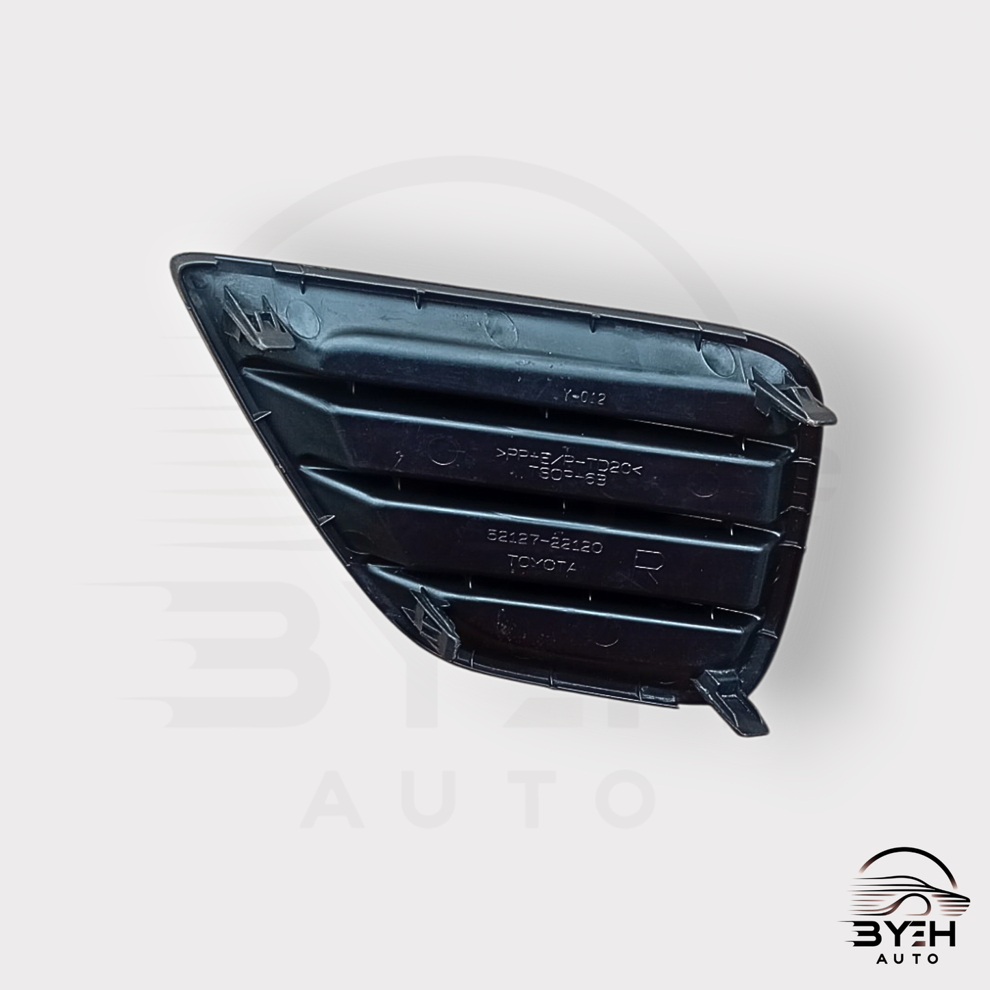 2010 - 2012 Toyota Mark X Front Bumper Hole Cover - High-Quality Replacement